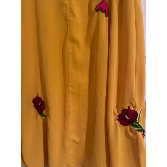 Embroidered floral long yellow skirt size small - Picture 6 of 8